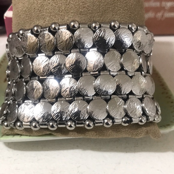 NEW silver stretch bracelet - Picture 1 of 3